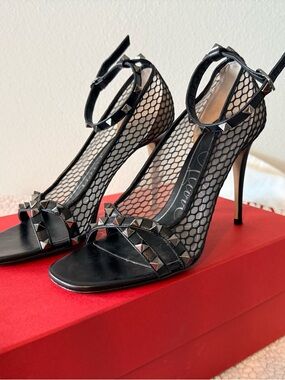 Valentino Garavani Strappy Heels EU 38 US 7.5 Designer Sandals